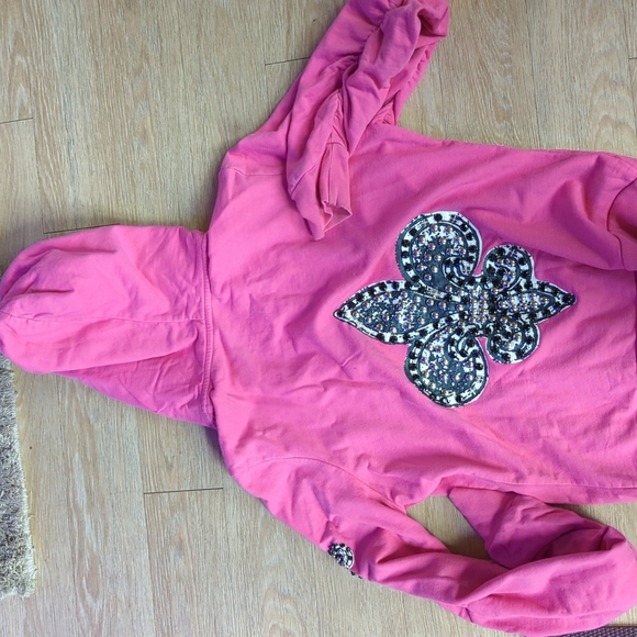 Twisted heart sweatshirt with Swarovski crystals - Picture 1 of 1